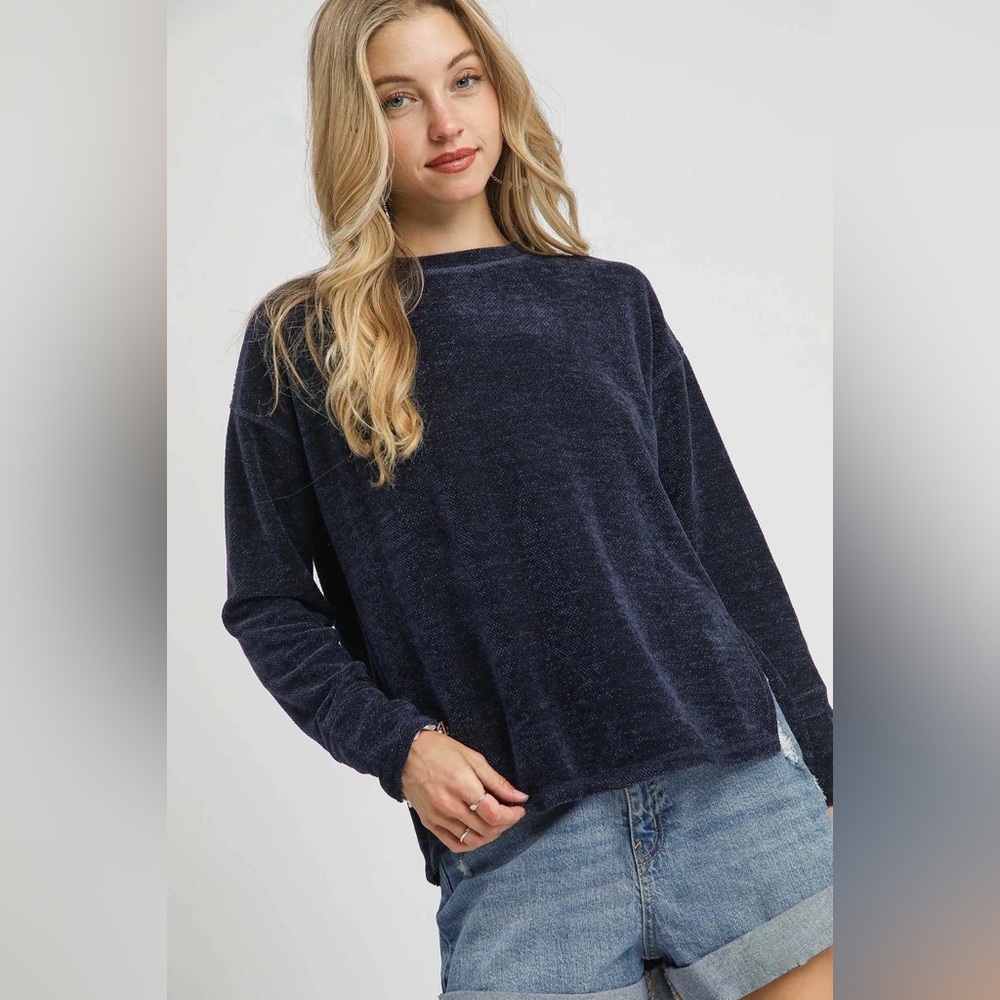 Umgee Round Neck Long Sleeve Side Slit Top
